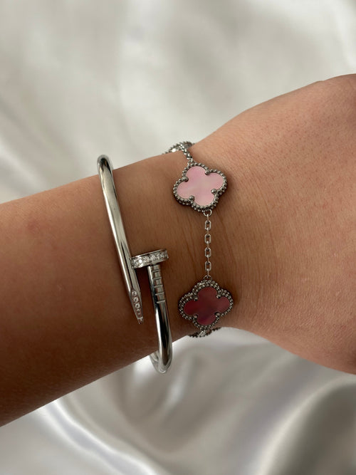 Spike bracelet with diamonds