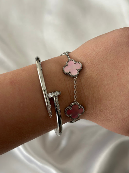 Spike bracelet with diamonds