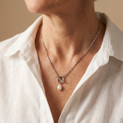 Drop Pearl Necklace